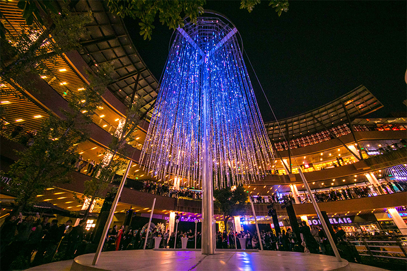 “光影上海”灯光艺术节水晶树项目